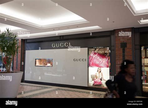 the mall gucci prezzi|Gucci store waterfront.